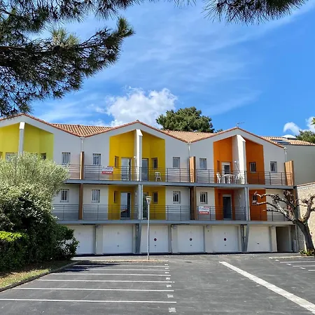 Duplex Renove 34 M² Face A La Plage A - Parking Inclus! - Fr-1-539-53